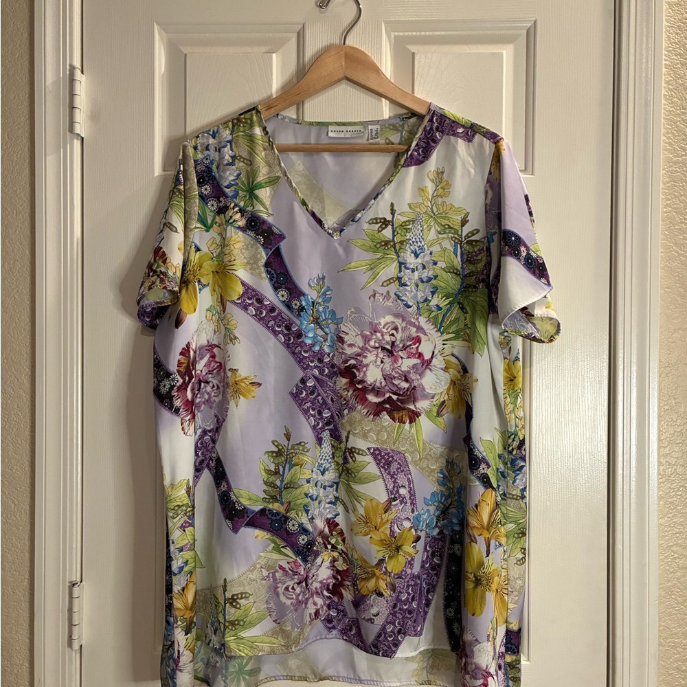 Susan Graver Lavender Floral V-Neck Short Sleeve Top